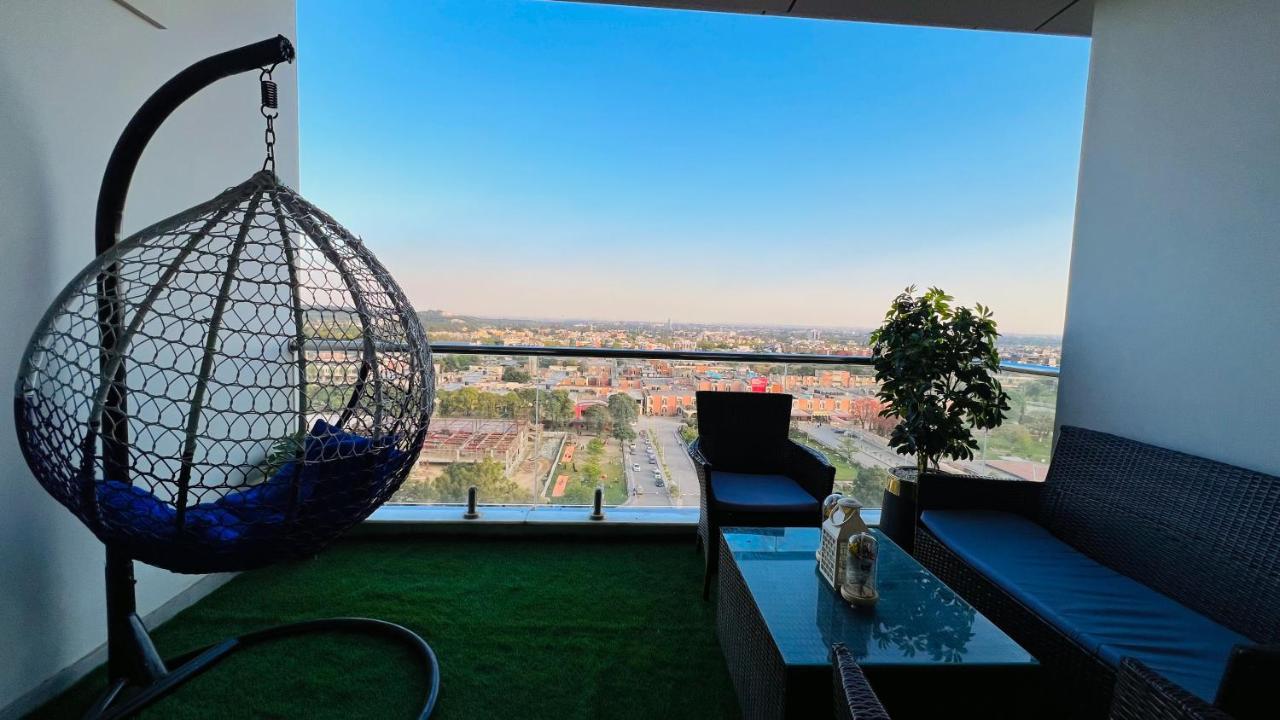 Sky Heights Luxury Apart Facing Centaurus Apartment Islamabad Exterior photo