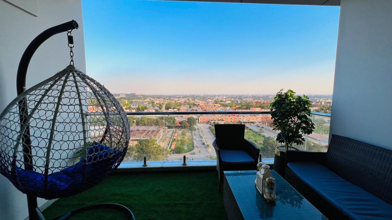 Sky Heights Luxury Apart Facing Centaurus Apartment Islamabad Exterior photo